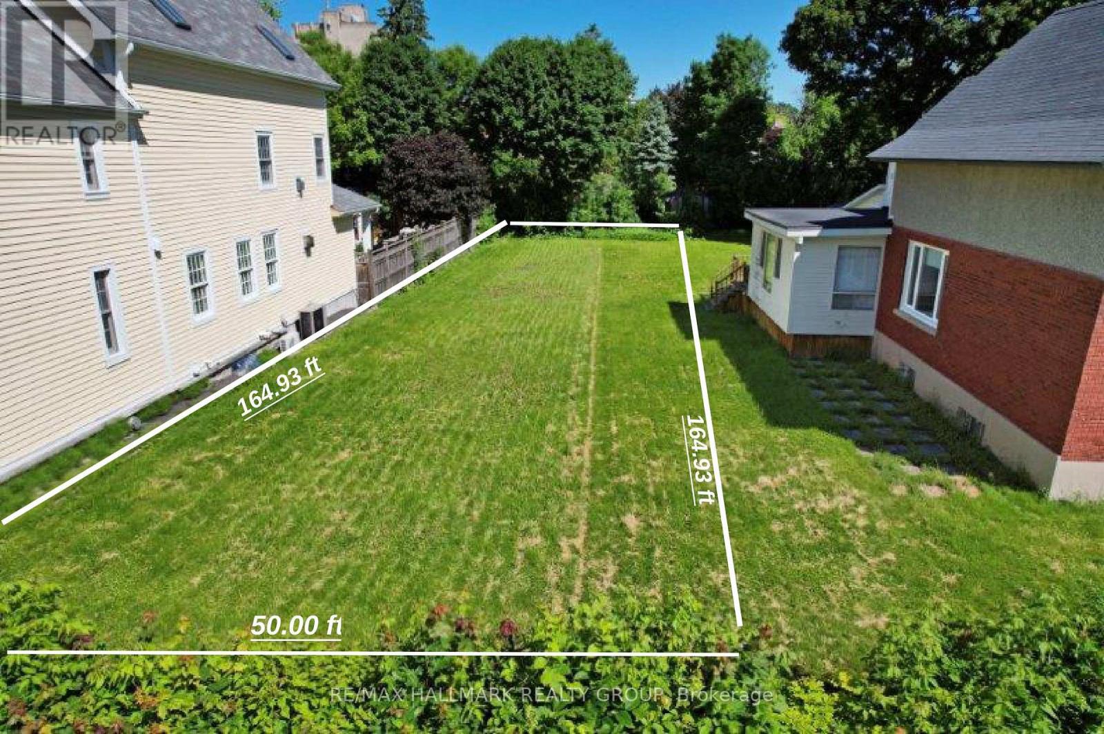 WEST SIDE - 67 SPRINGHURST AVENUE, Ottawa, Ontario