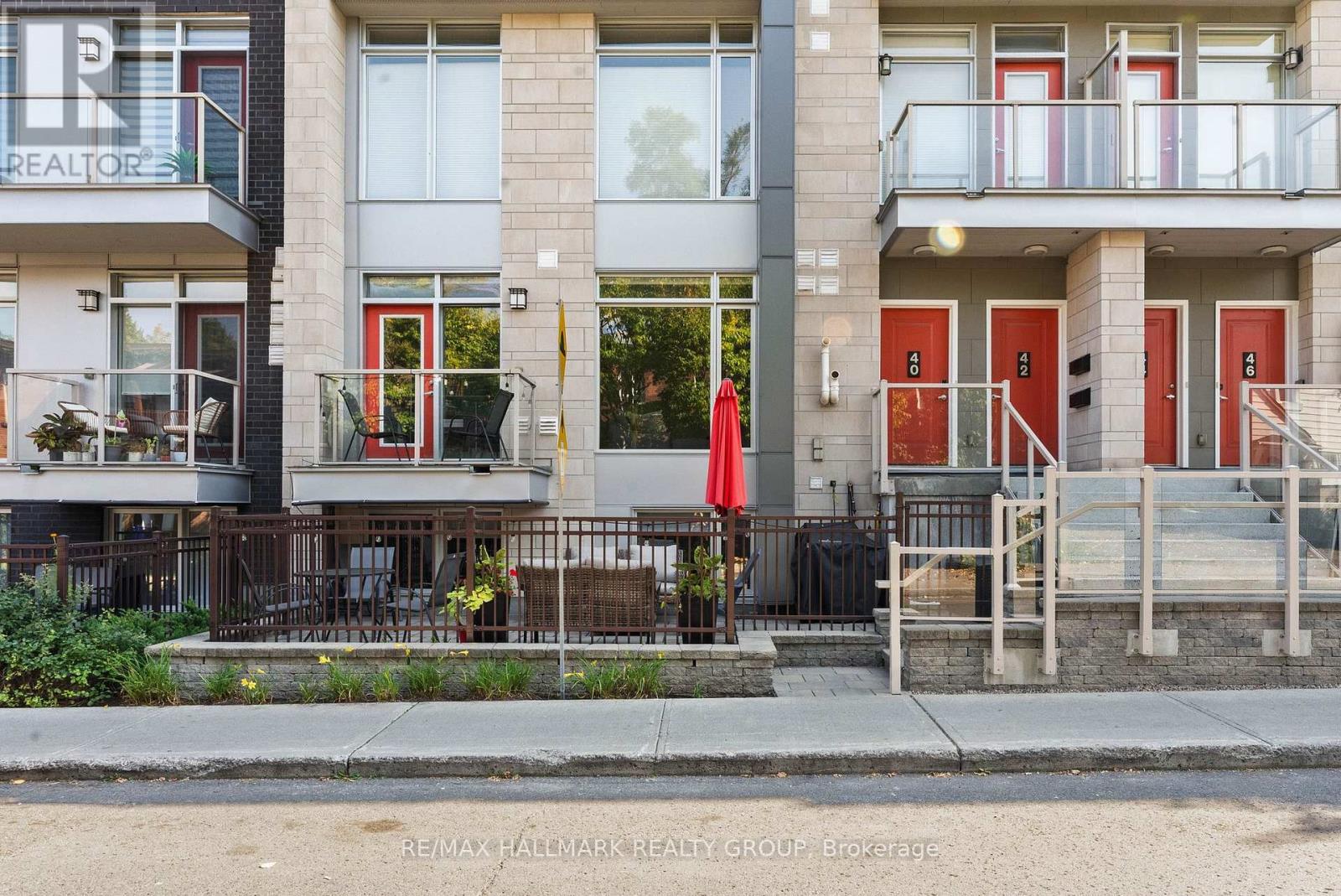 40 HOLMWOOD AVENUE, Ottawa, Ontario