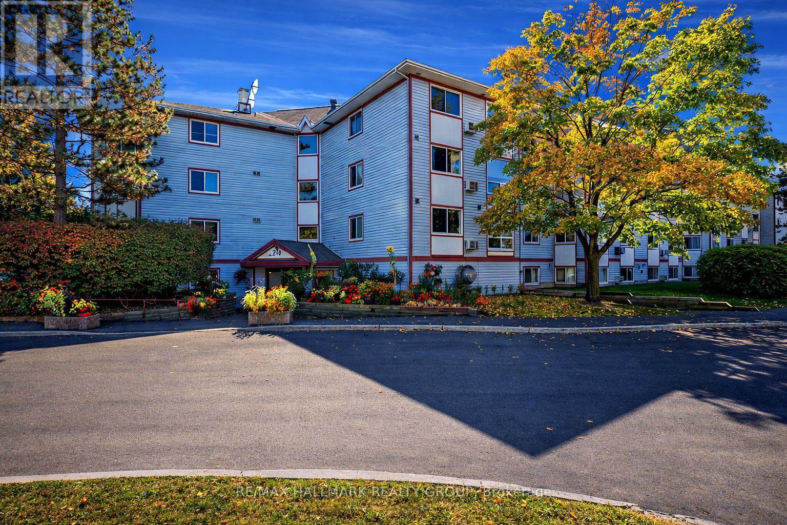 302 - 318 LORRY GREENBERG DRIVE, Ottawa, Ontario