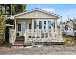 5 STRICKLAND PRIVATE, Ottawa, Ontario