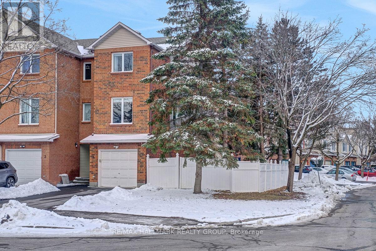 1 ROTHBURY CRESCENT, Ottawa, Ontario