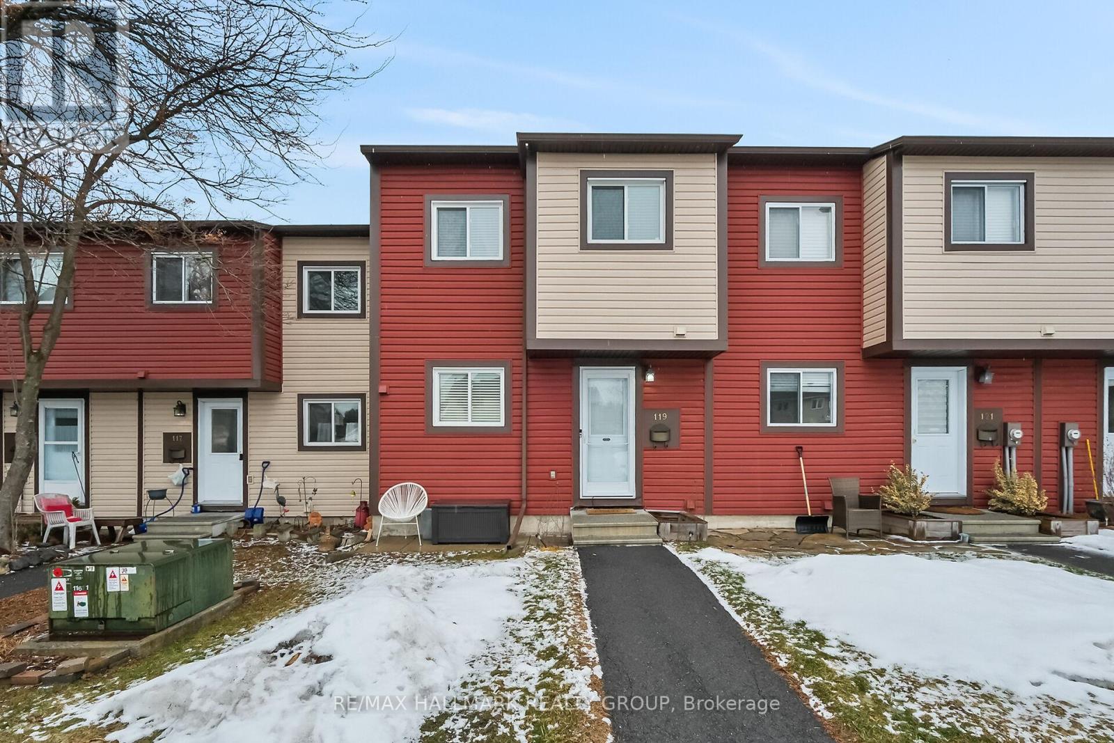 119 TEAL CRESCENT, Ottawa, Ontario