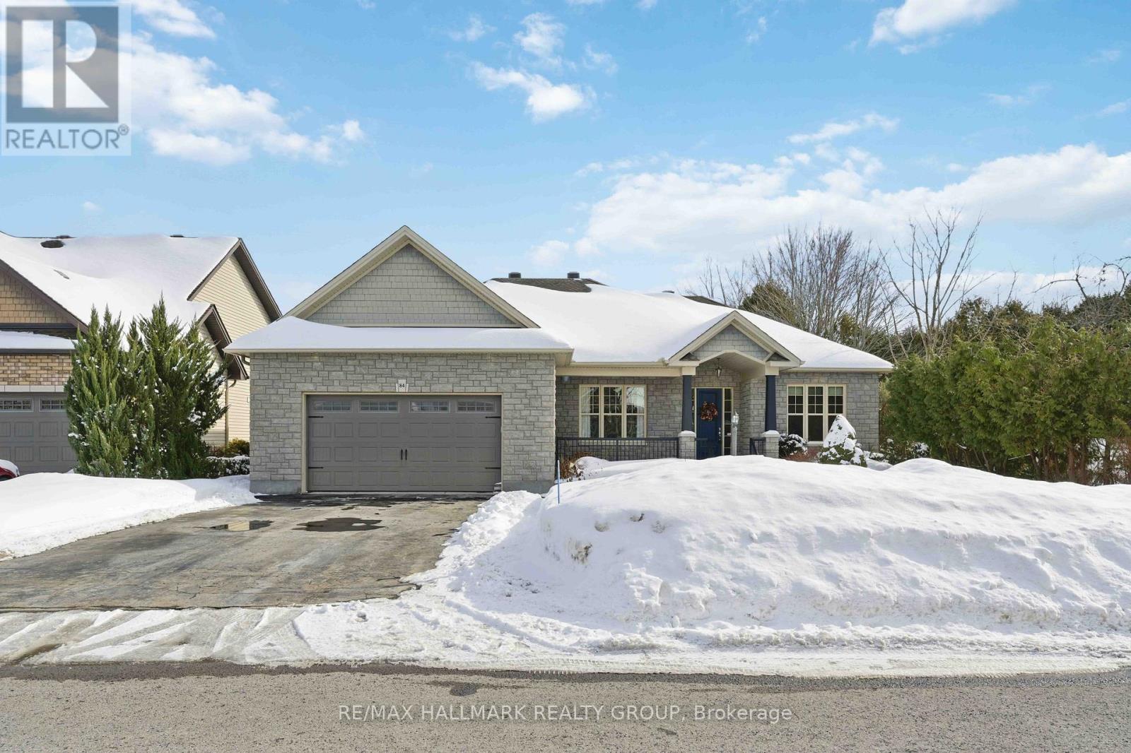 84 CHANONHOUSE DRIVE, Ottawa, Ontario