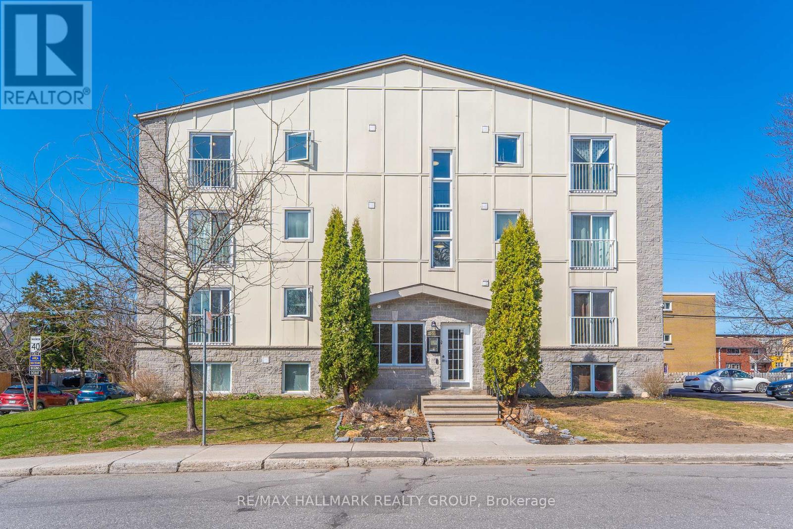 401 - 646 CUMMINGS AVENUE, Ottawa, Ontario