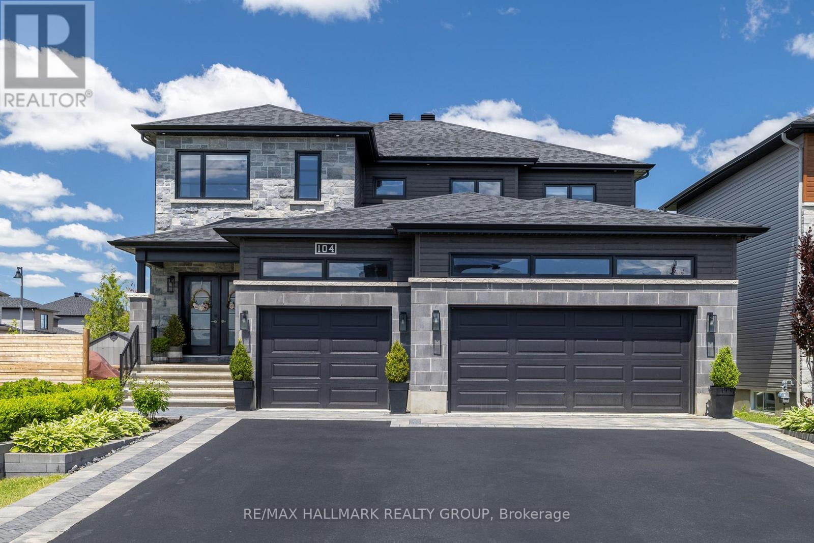 104 DUNCANVILLE STREET, Russell, Ontario