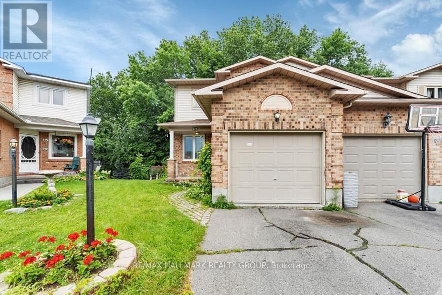 17 RAVENSCROFT COURT, Ottawa, Ontario