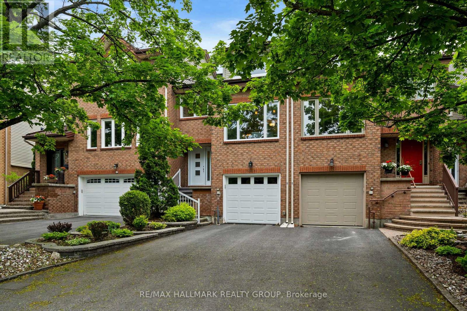 44 DUNBARTON COURT, Ottawa, Ontario