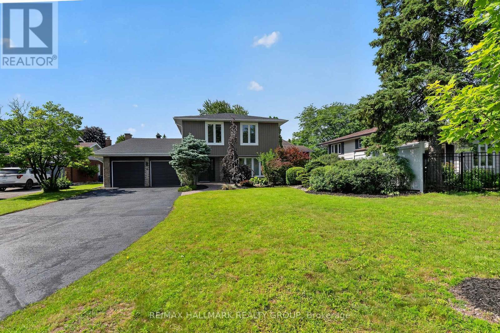4 CLARET COURT, Ottawa, Ontario
