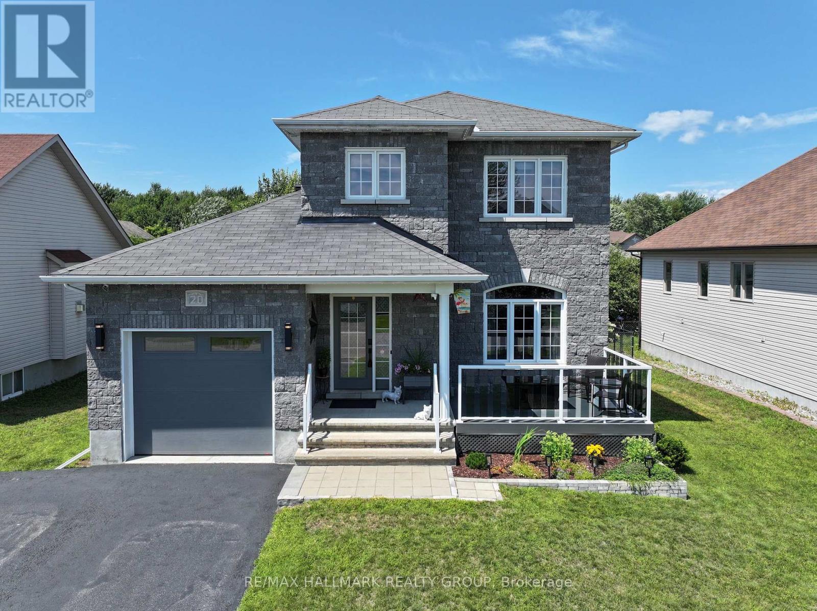 20 DUNE STREET, Russell, Ontario