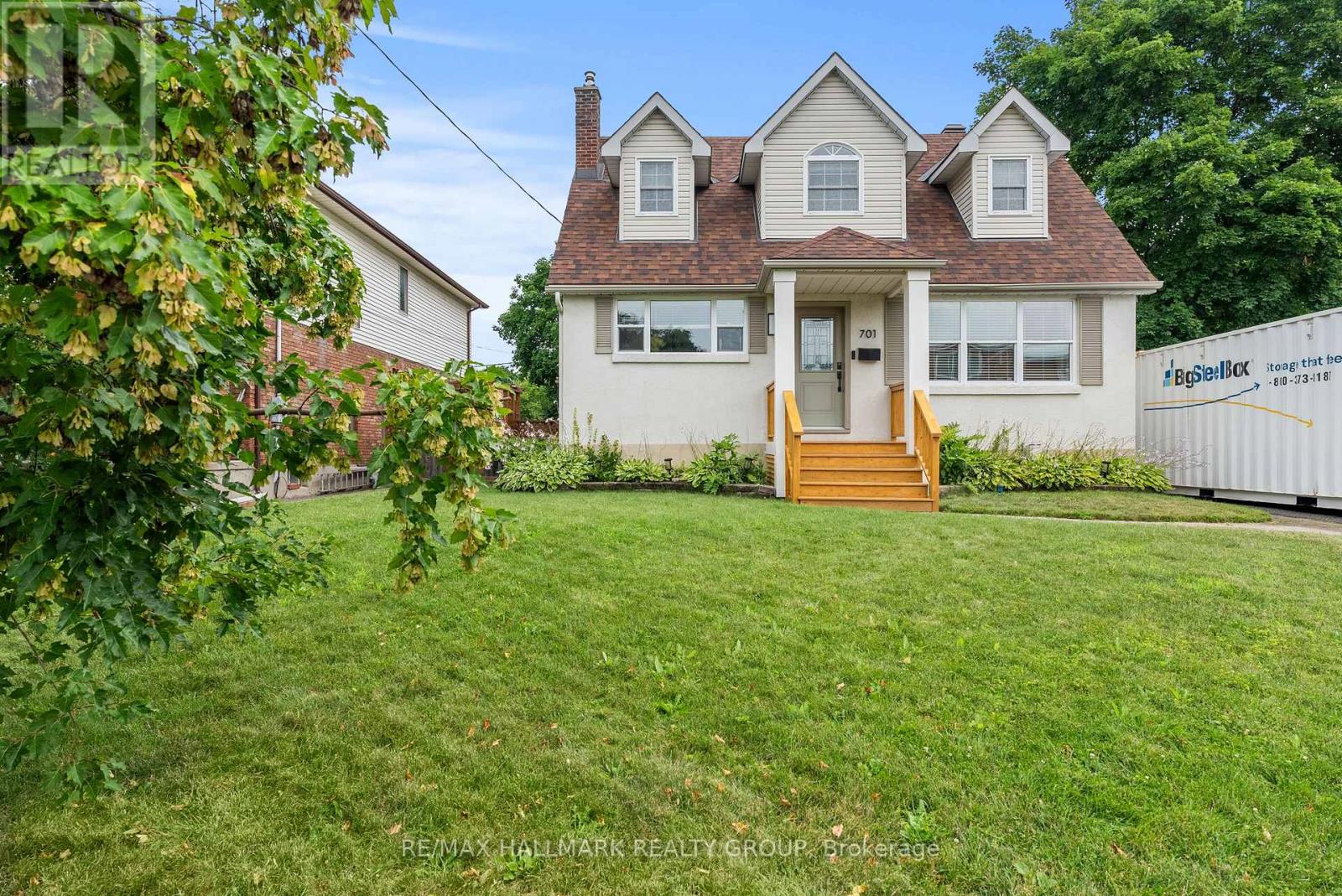 701 COLE AVENUE, Ottawa, Ontario