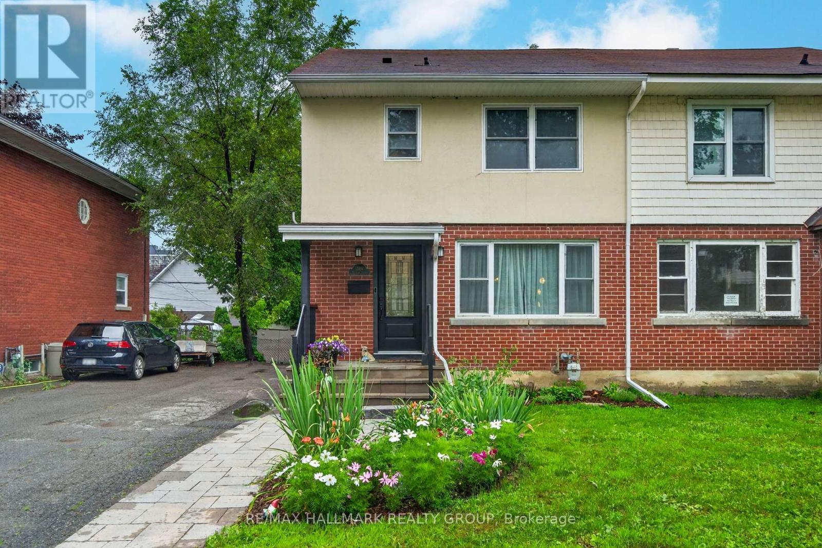 2110 BLOSSOM DRIVE, Ottawa, Ontario