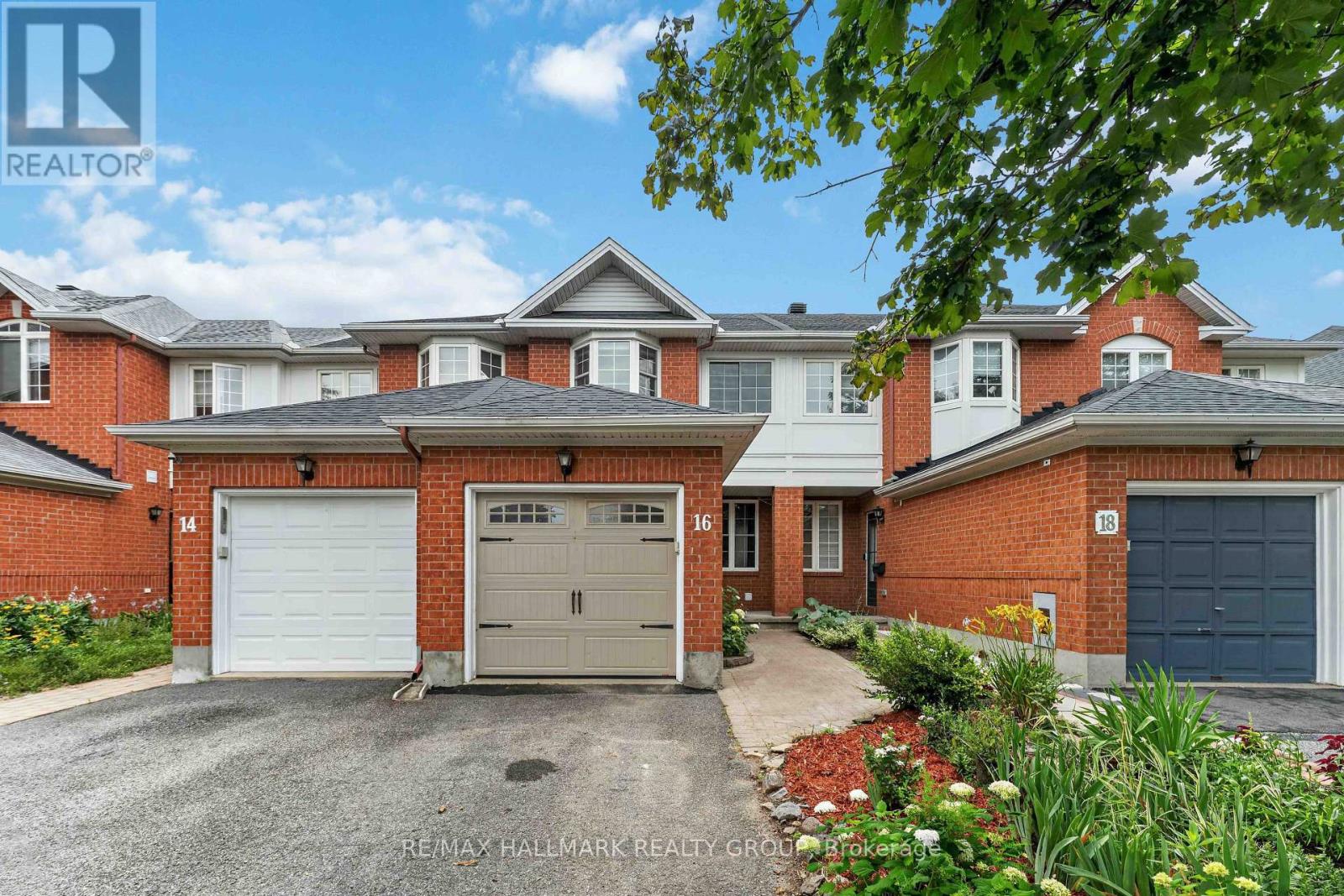 16 CENTRAL PARK DRIVE, Ottawa, Ontario