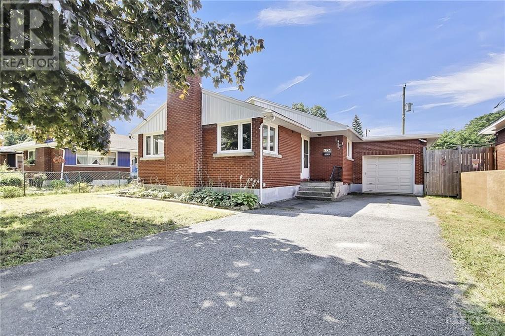 1134 WOODROFFE AVENUE, ottawa, Ontario