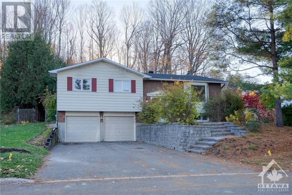 642 GAINES DRIVE, ottawa, Ontario