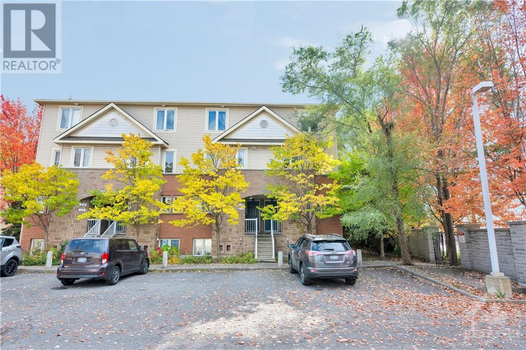 14 STRATHAVEN PRIVATE, ottawa, Ontario