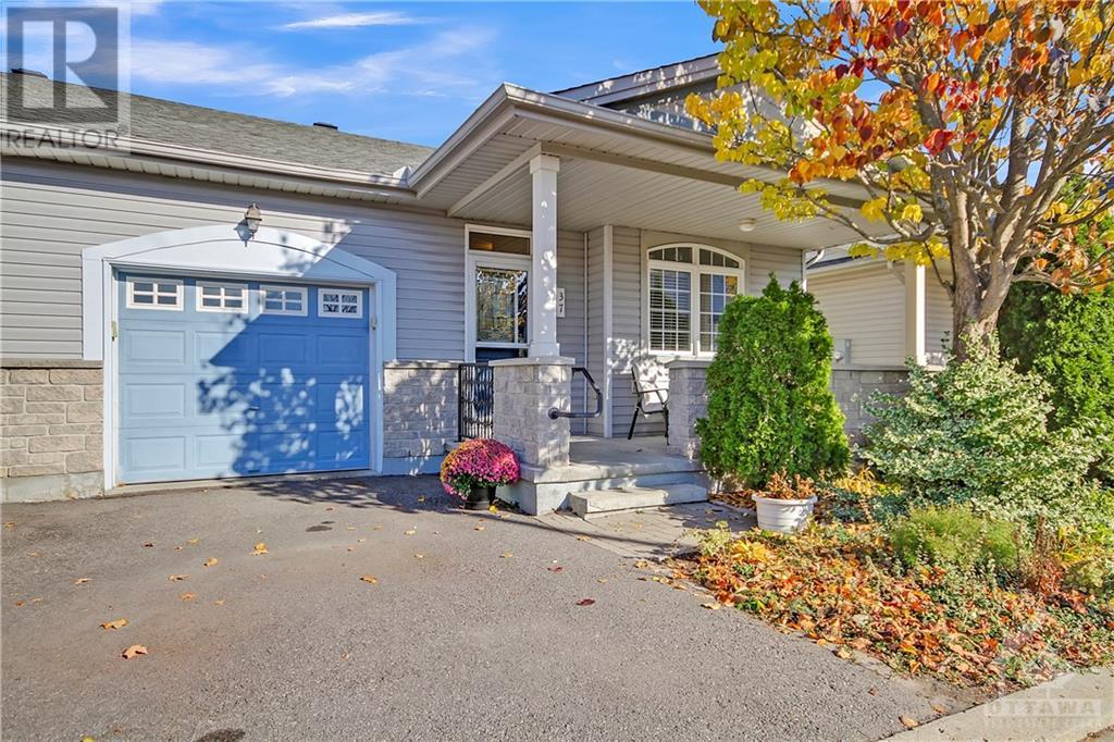 37 VILLAGE WALK PRIVATE, manotick, Ontario