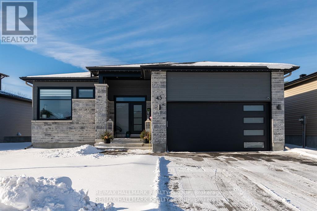 45 RICHER STREET N, north stormont, Ontario