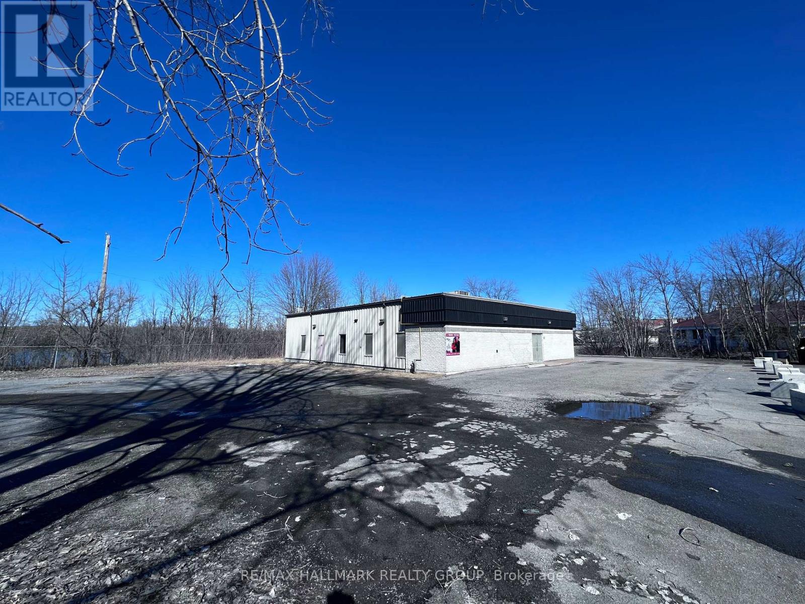 57 MAIN STREET W, hawkesbury, Ontario