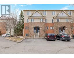 22 STRATHAVEN PRIVATE, ottawa, Ontario