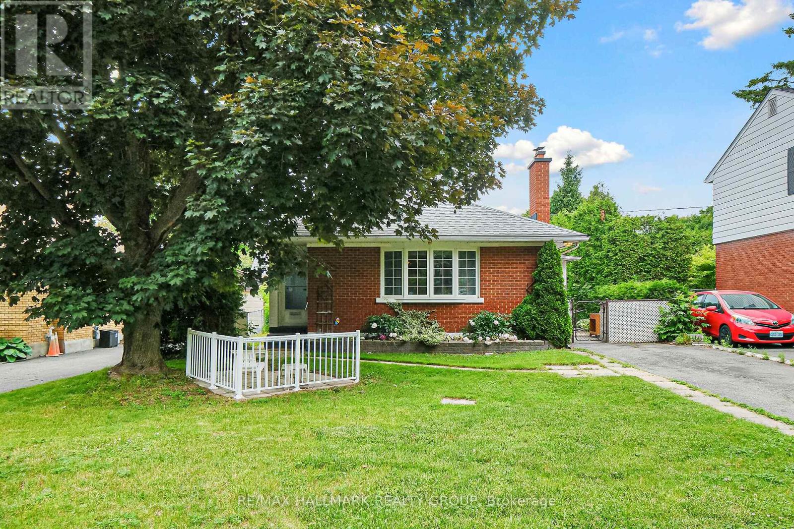 151 FANSHAW AVENUE, Ottawa, Ontario