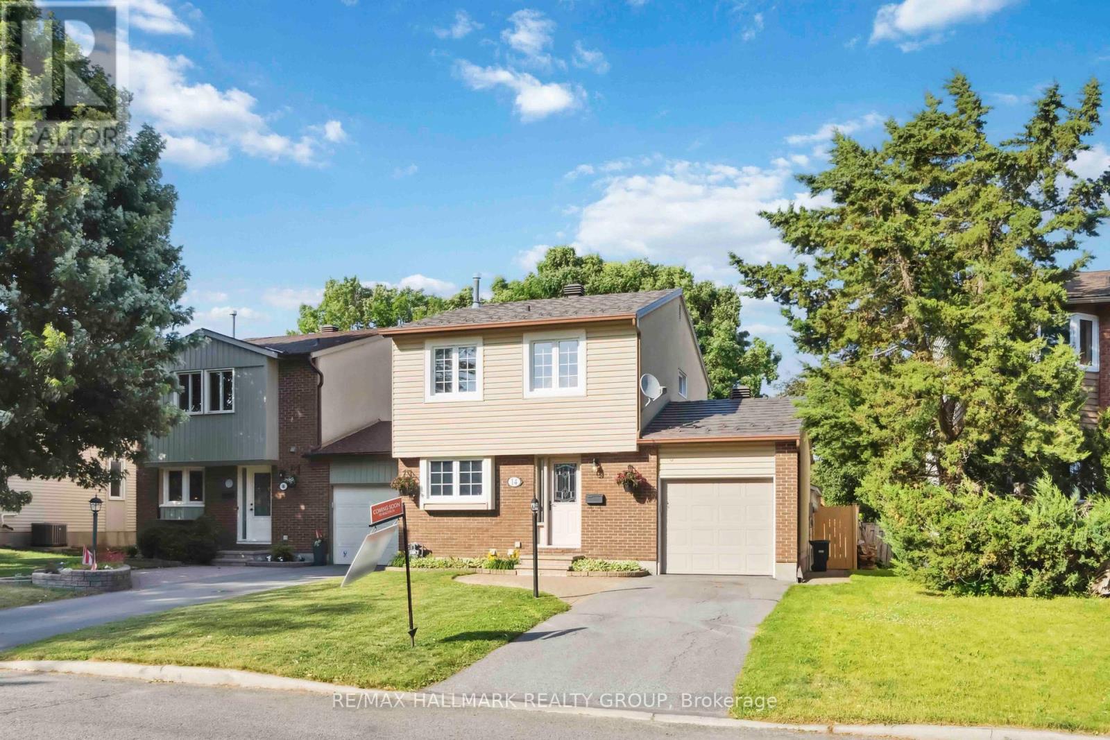 14 WHELAN DRIVE, Ottawa, Ontario