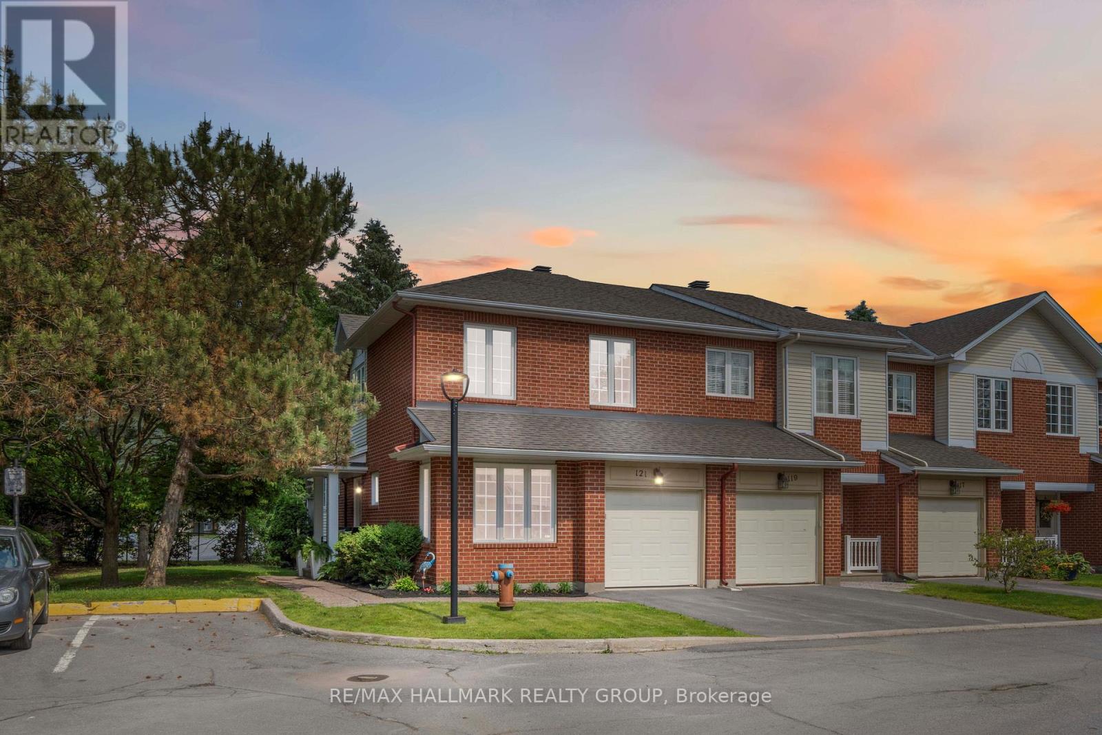 14 - 121 STONEBRIAR DRIVE, Ottawa, Ontario