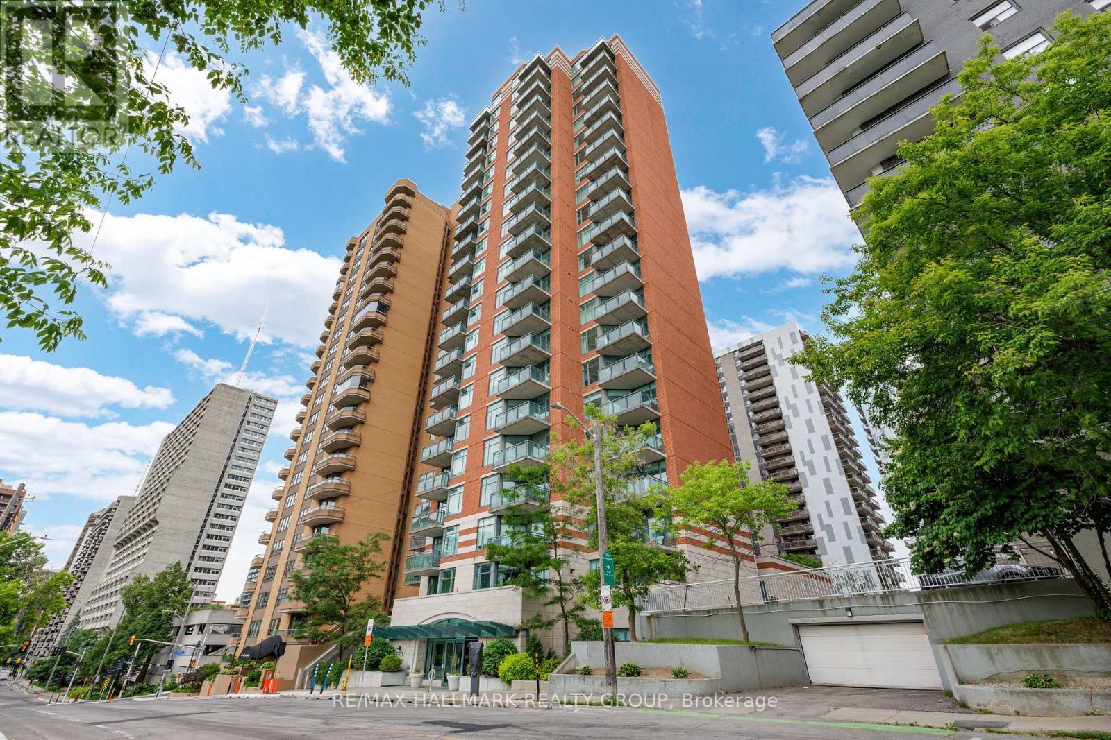 1604 - 570 LAURIER AVENUE W, Ottawa, Ontario