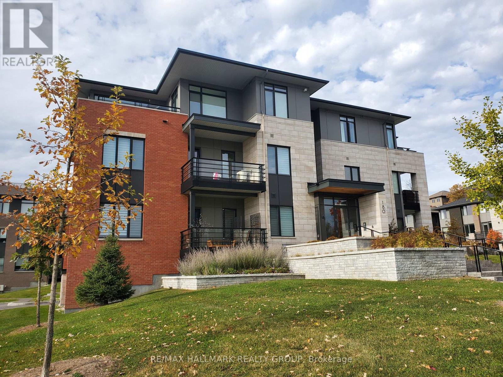 304 - 180 BOUNDSTONE WAY, Ottawa, Ontario