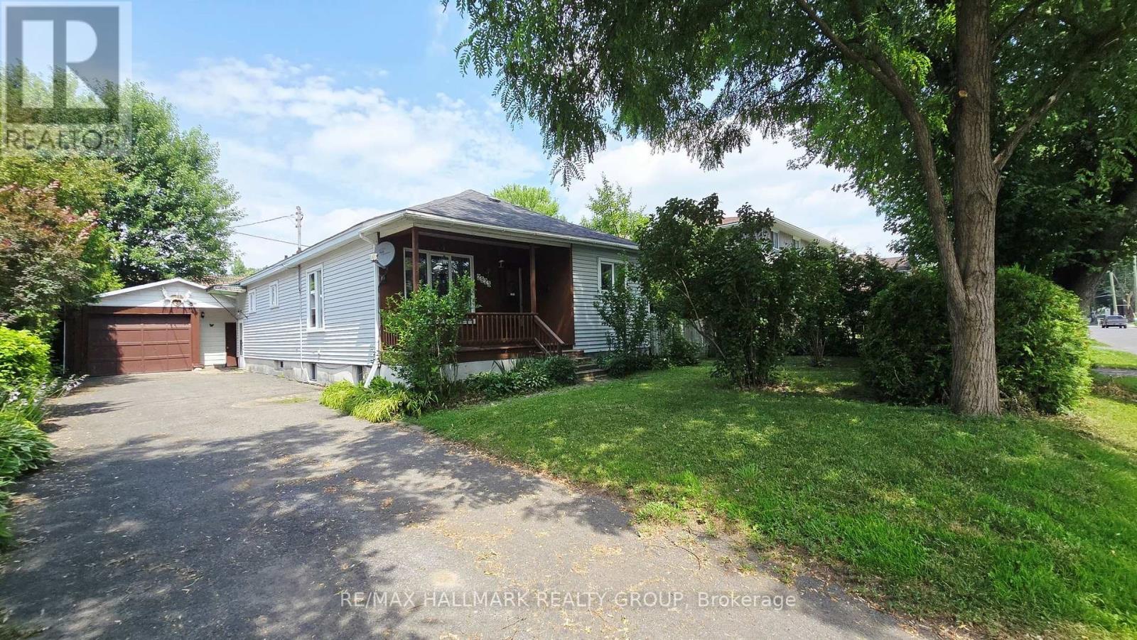 2923 AHEARN AVENUE, Ottawa, Ontario