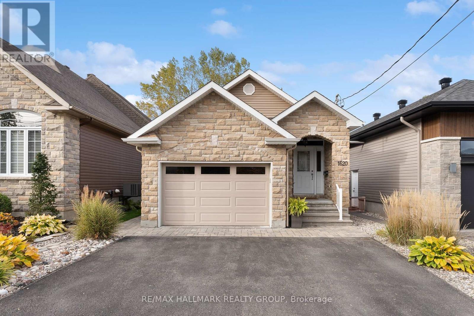 1 - 1620 BELCOURT BOULEVARD, Ottawa, Ontario