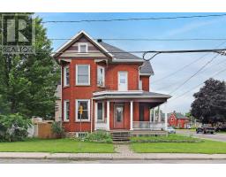 11 GLEN AVENUE, Smiths Falls, Ontario