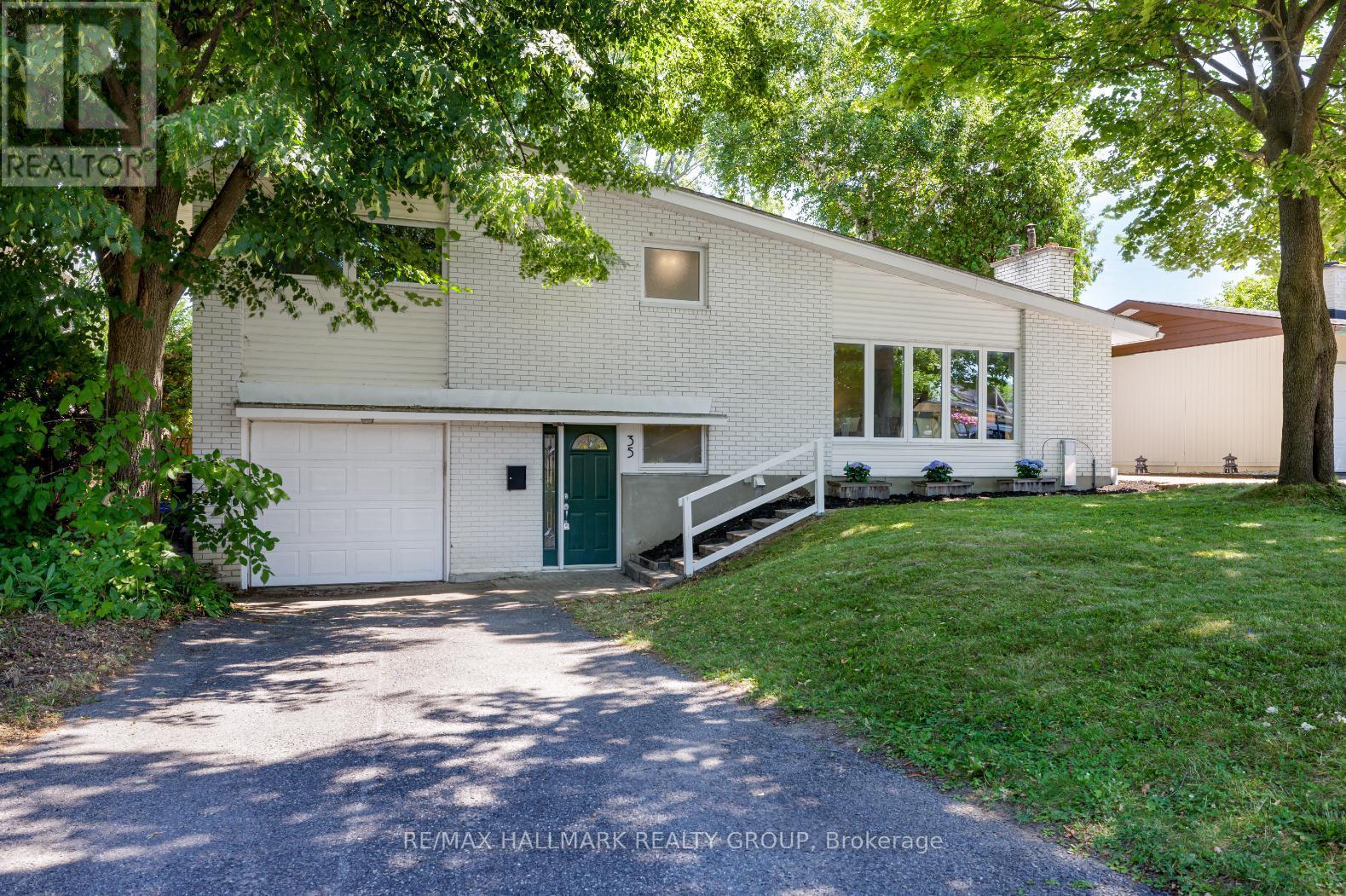 35 CLEADON DRIVE, Ottawa, Ontario