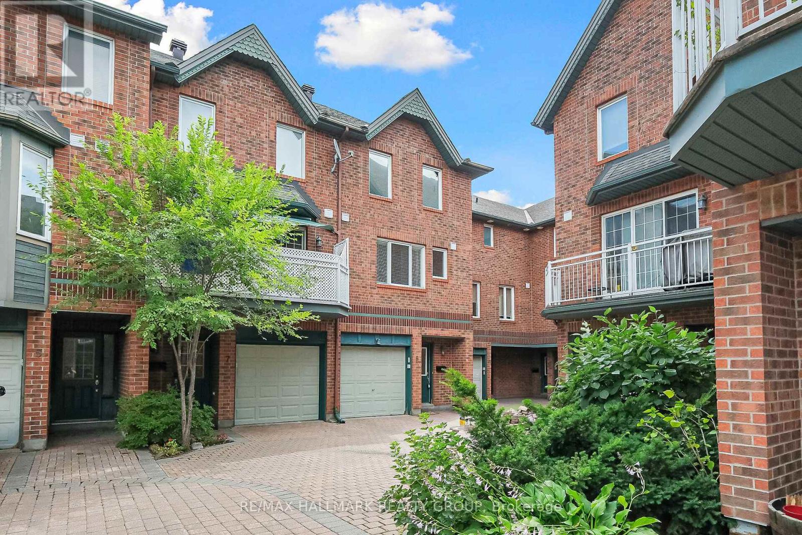 9 RADSTOCK PRIVATE, Ottawa, Ontario