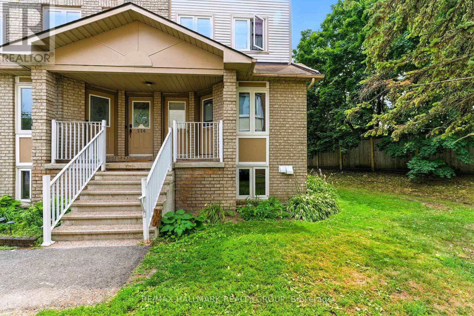 214 BRISTON PRIVATE, Ottawa, Ontario
