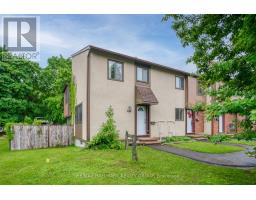 12F LARKSHIRE LANE, Ottawa, Ontario