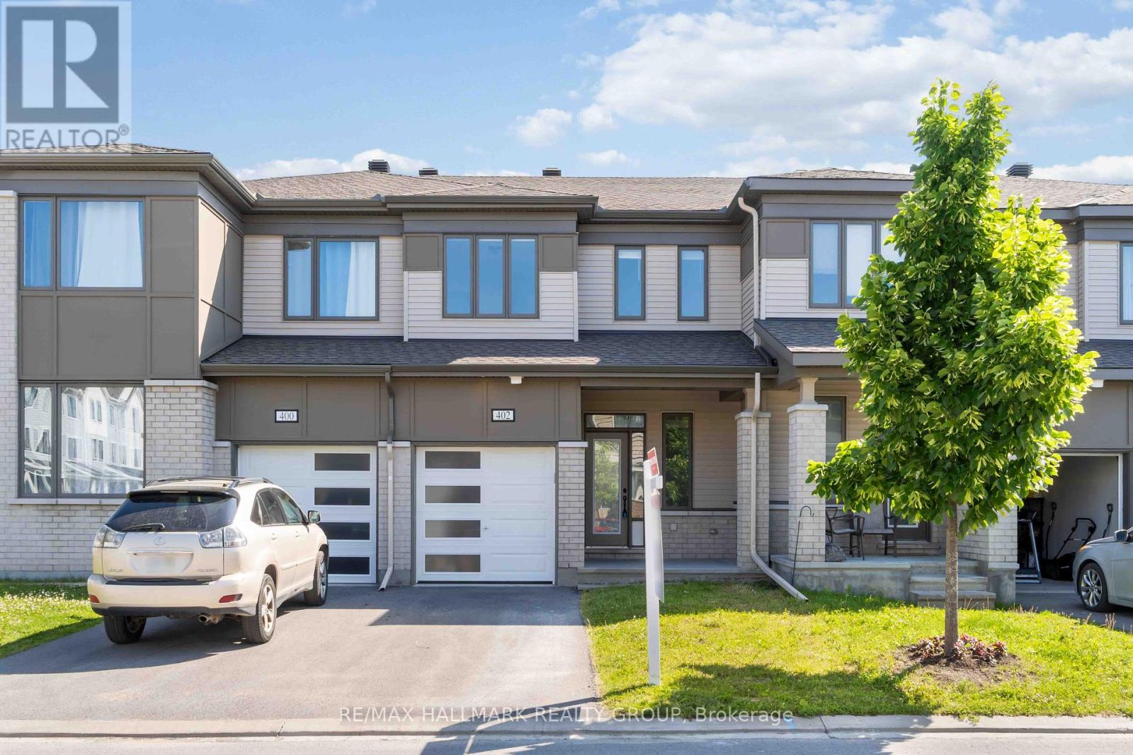 402 EDGEVALLEY COURT, Ottawa, Ontario