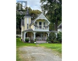112 MCKENZIE LANE, Elizabethtown-Kitley, Ontario