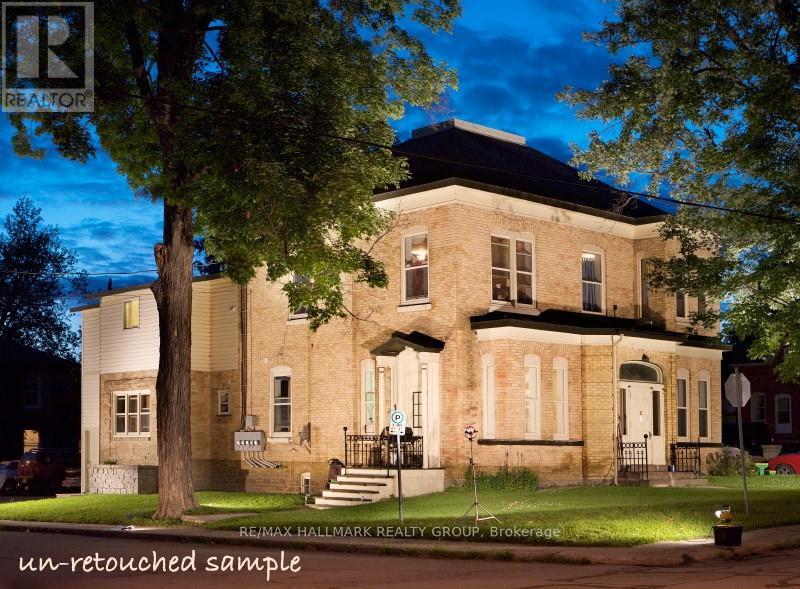 22 MAPLE AVENUE, Smiths Falls, Ontario