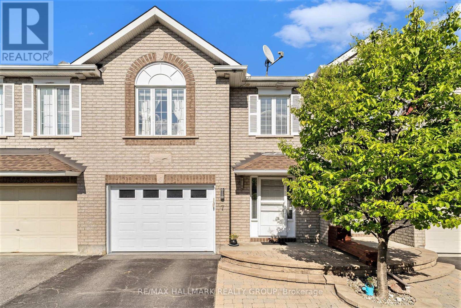 7 MAPLE PARK PRIVATE, Ottawa, Ontario