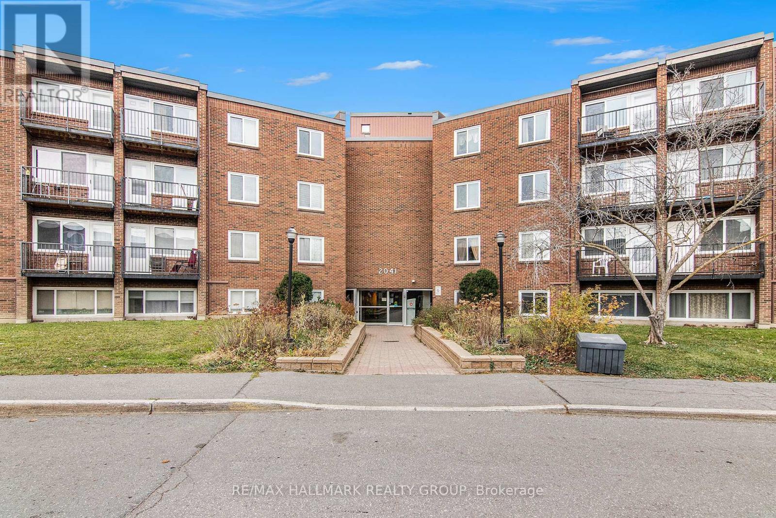 203C - 2041 ARROWSMITH DR. DRIVE, Ottawa, Ontario