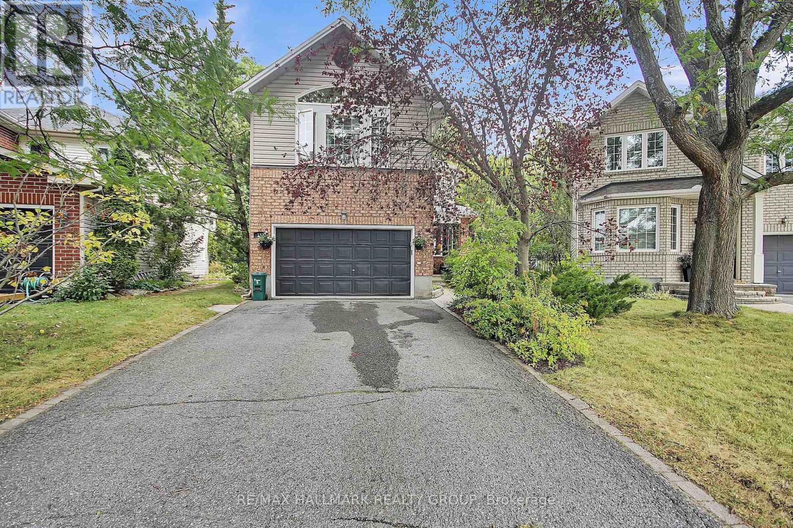 137 SPRINGCREEK CRESCENT, Ottawa, Ontario