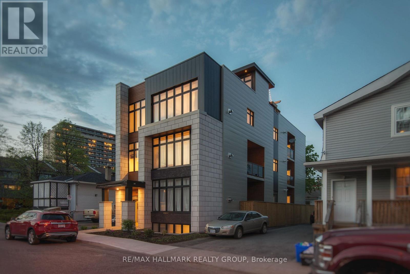 59 DOUGLAS AVENUE, Ottawa, Ontario