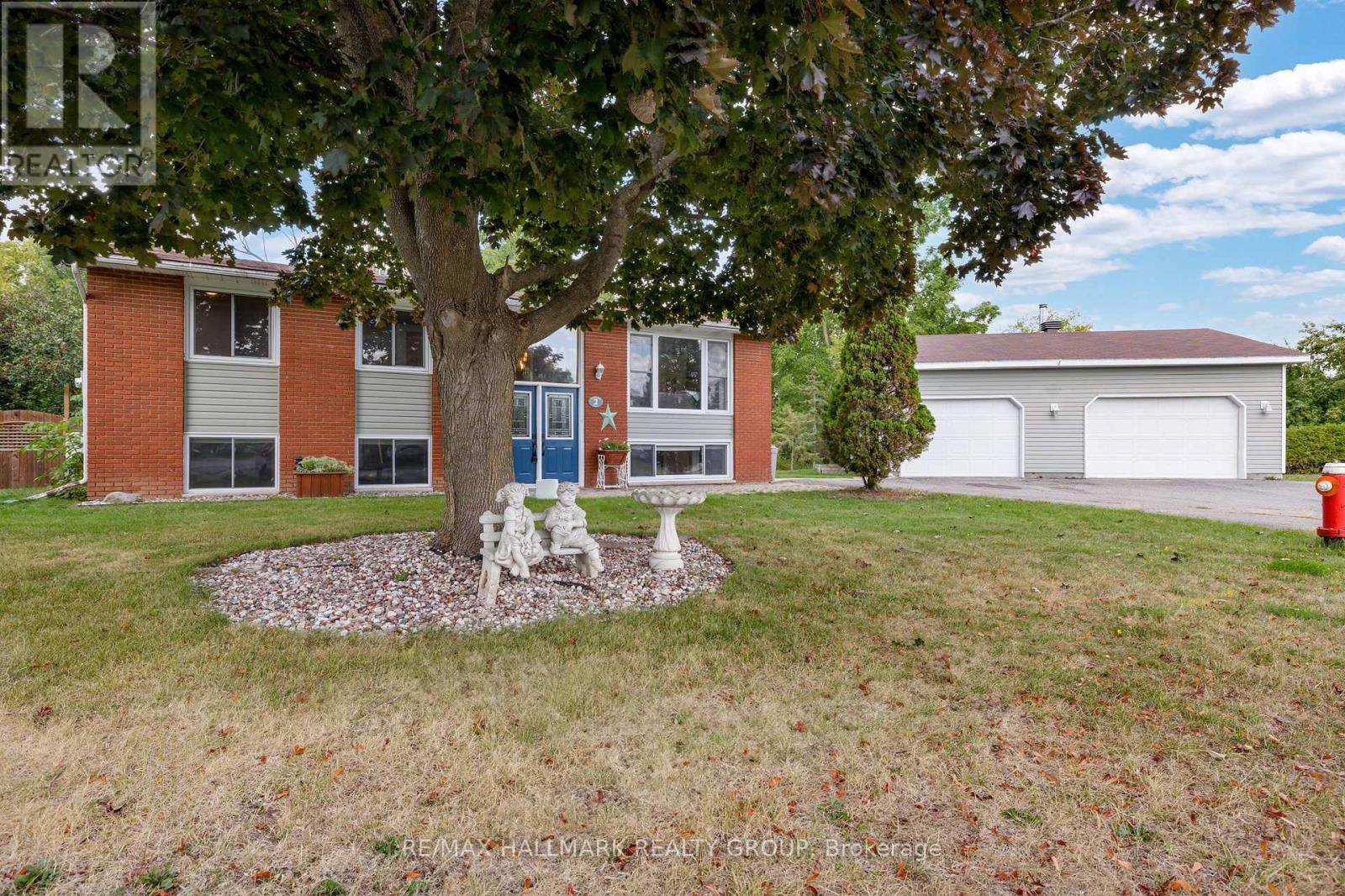 2 ARMSTRONG PLACE, North Dundas, Ontario