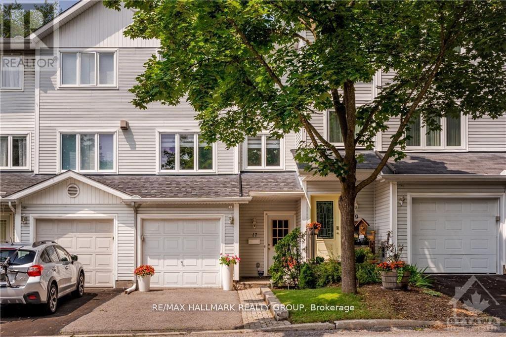 17 SETH PRIVATE, Ottawa, Ontario