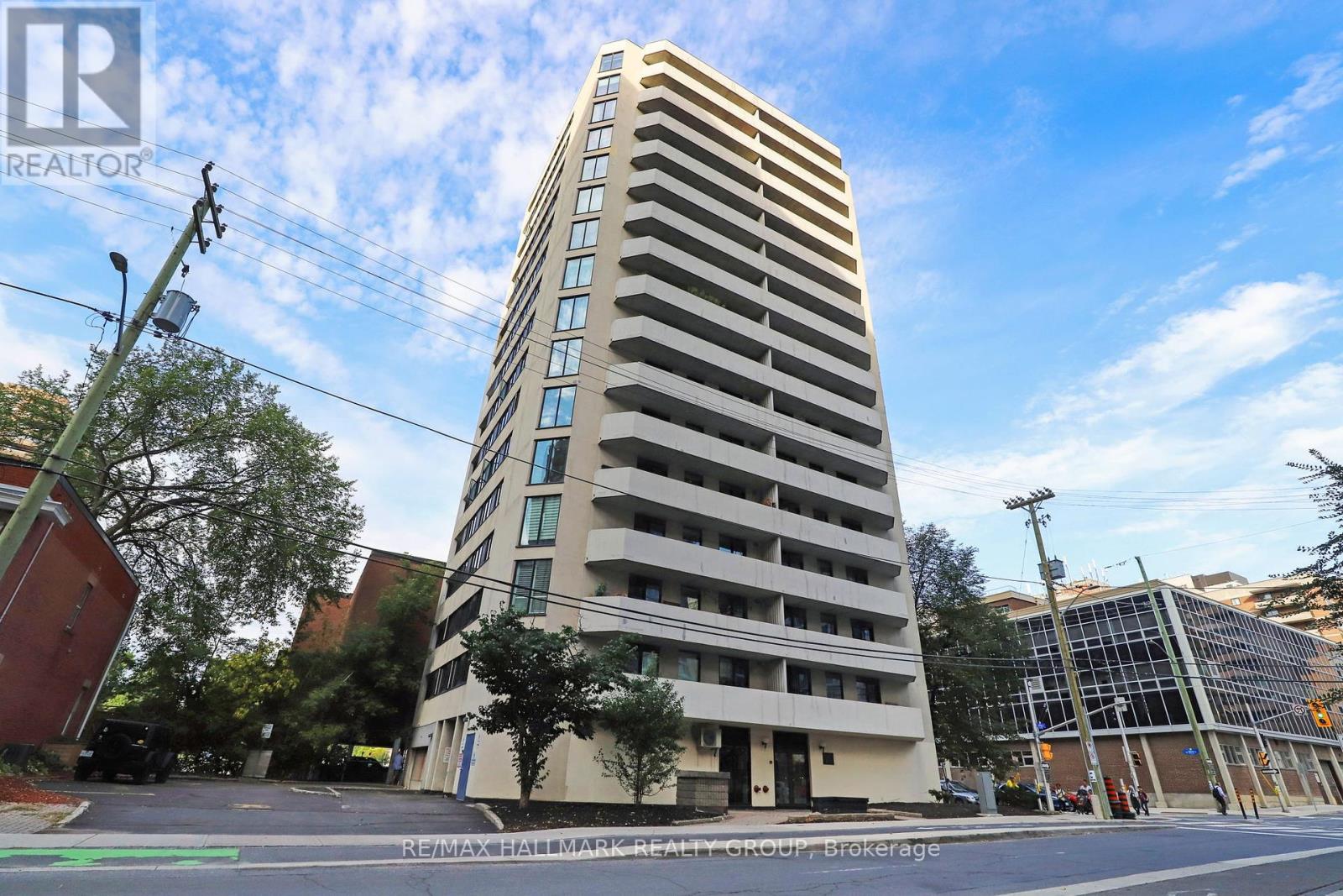 704 - 200 BAY STREET, Ottawa, Ontario