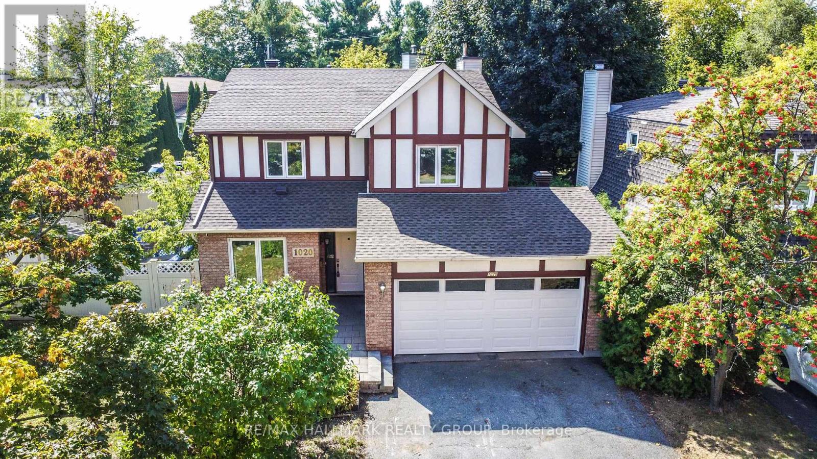 1020 GRENON AVENUE, Ottawa, Ontario