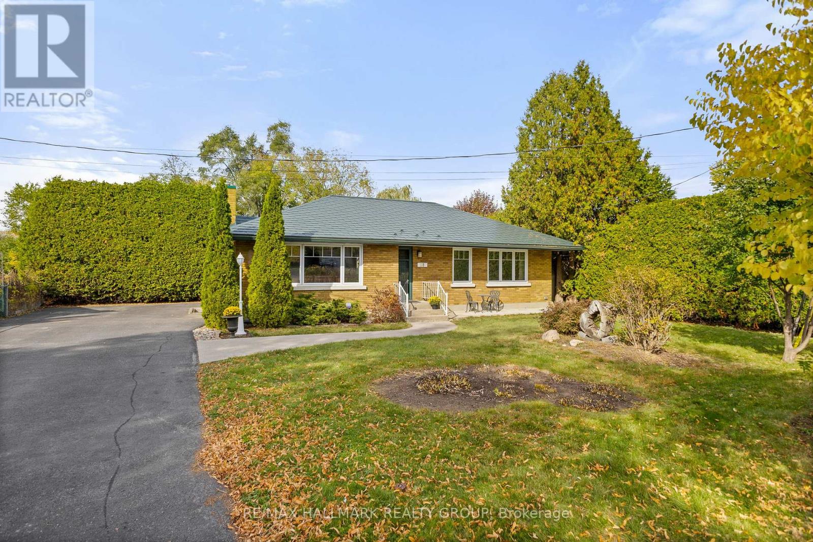 18 KERRY CRESCENT, Ottawa, Ontario
