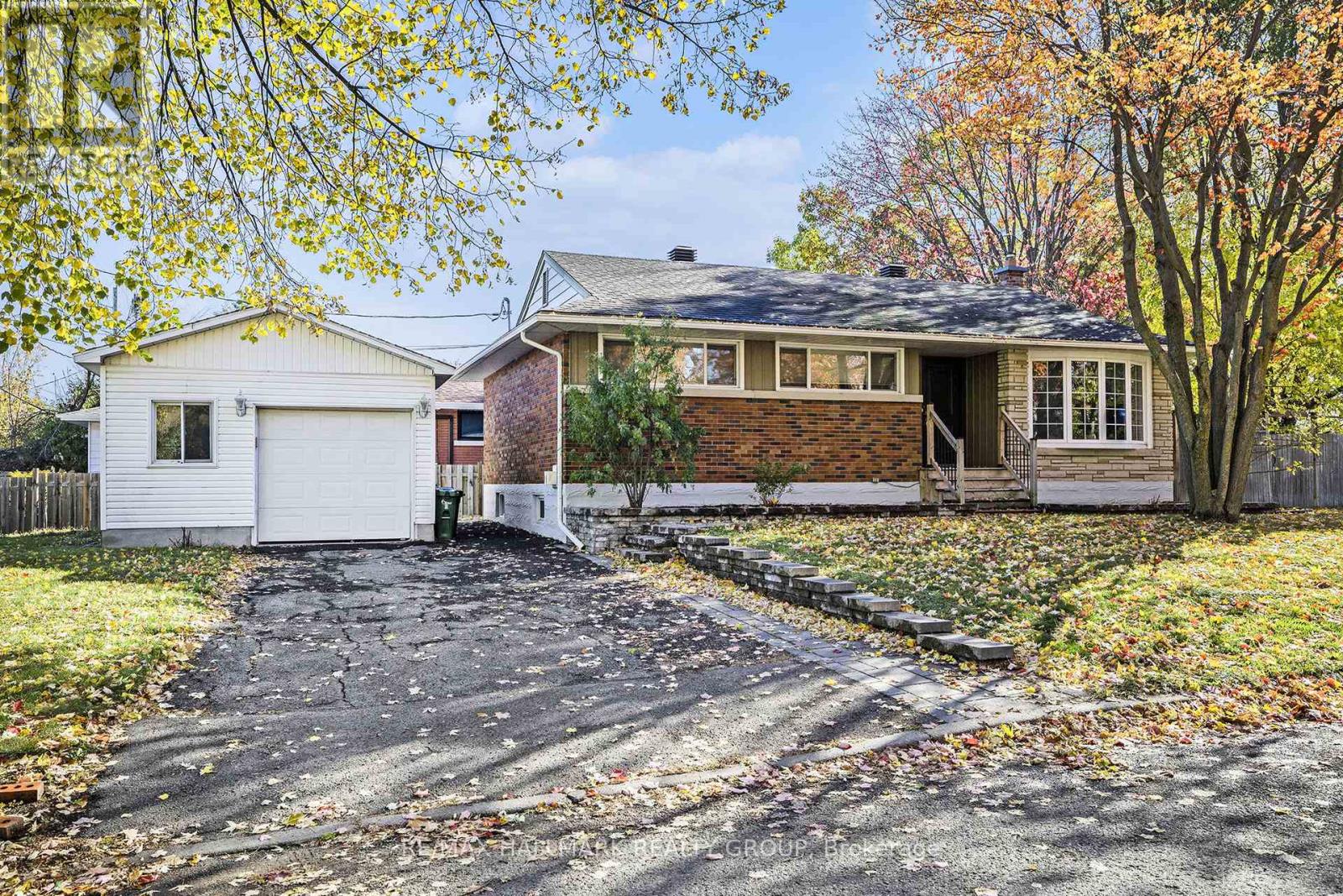 715 HOLT CRESCENT, Ottawa, Ontario