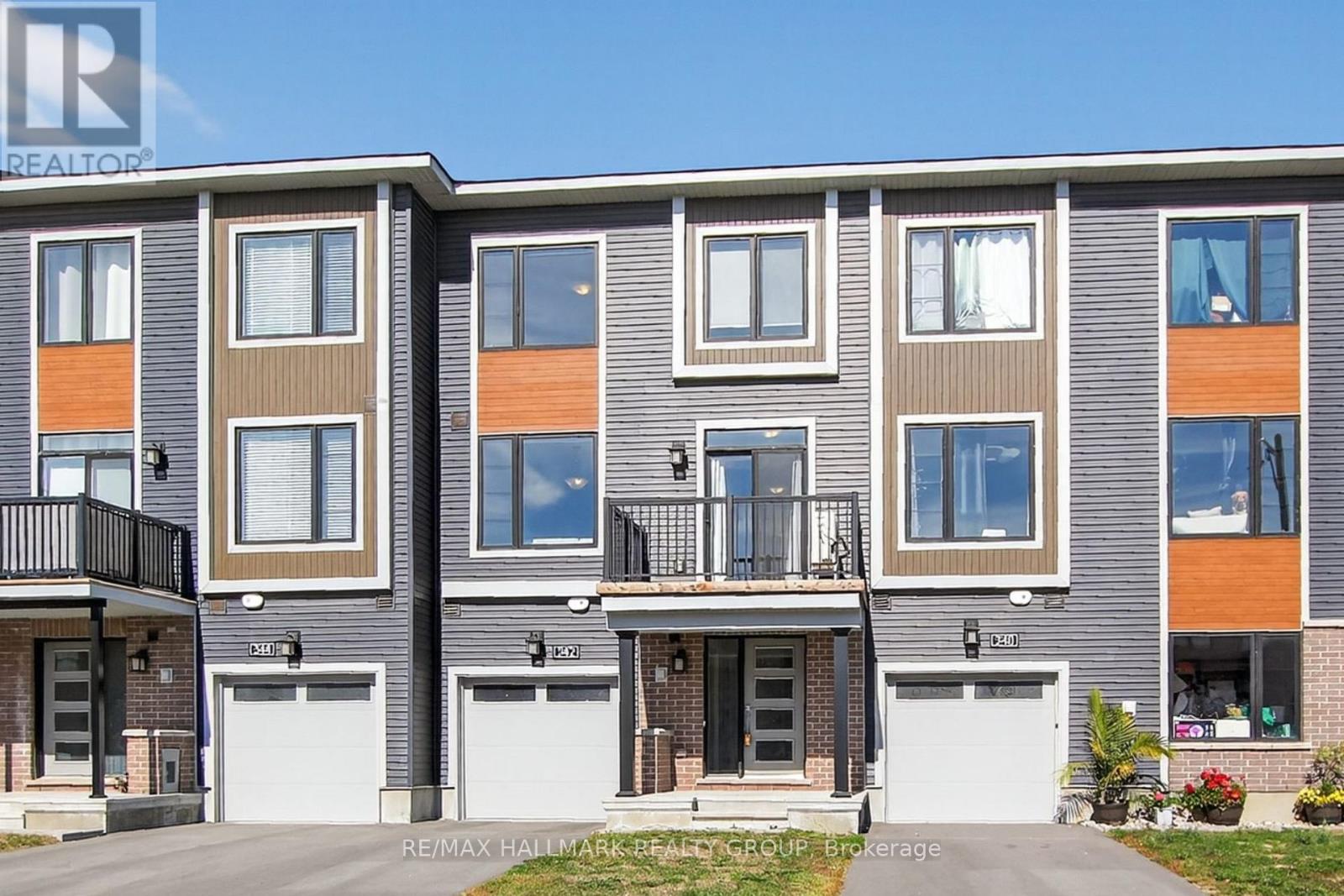 342 RAHEEN COURT, Ottawa, Ontario