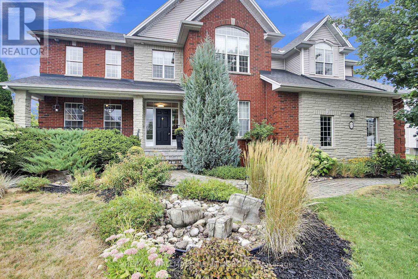 13 BEECHGROVE GARDENS, Ottawa, Ontario